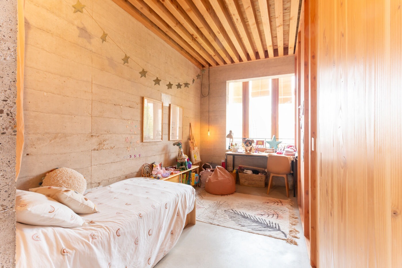 House in Barcelona, Spain 5 bedrooms,  No. 141051