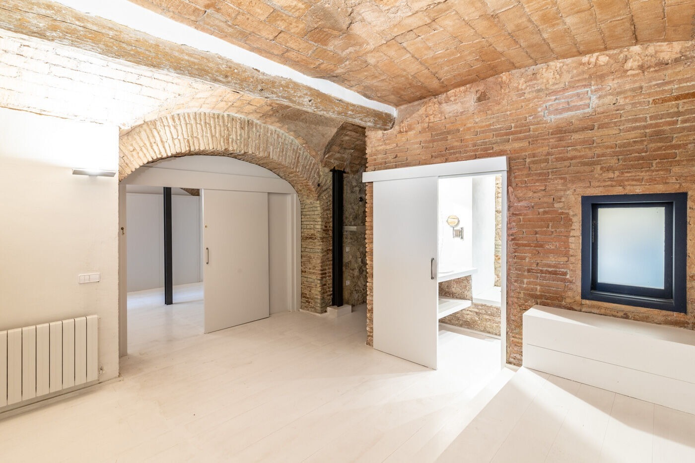 House in Barcelona, Spain 6 bedrooms,  No. 141052
