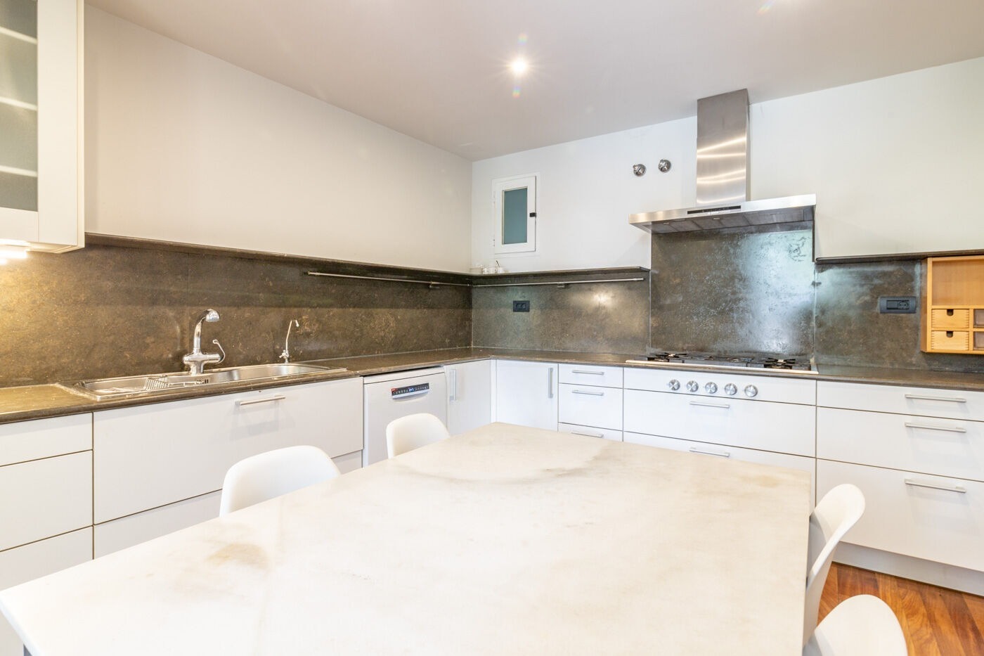 House in Barcelona, Spain 6 bedrooms,  No. 141052