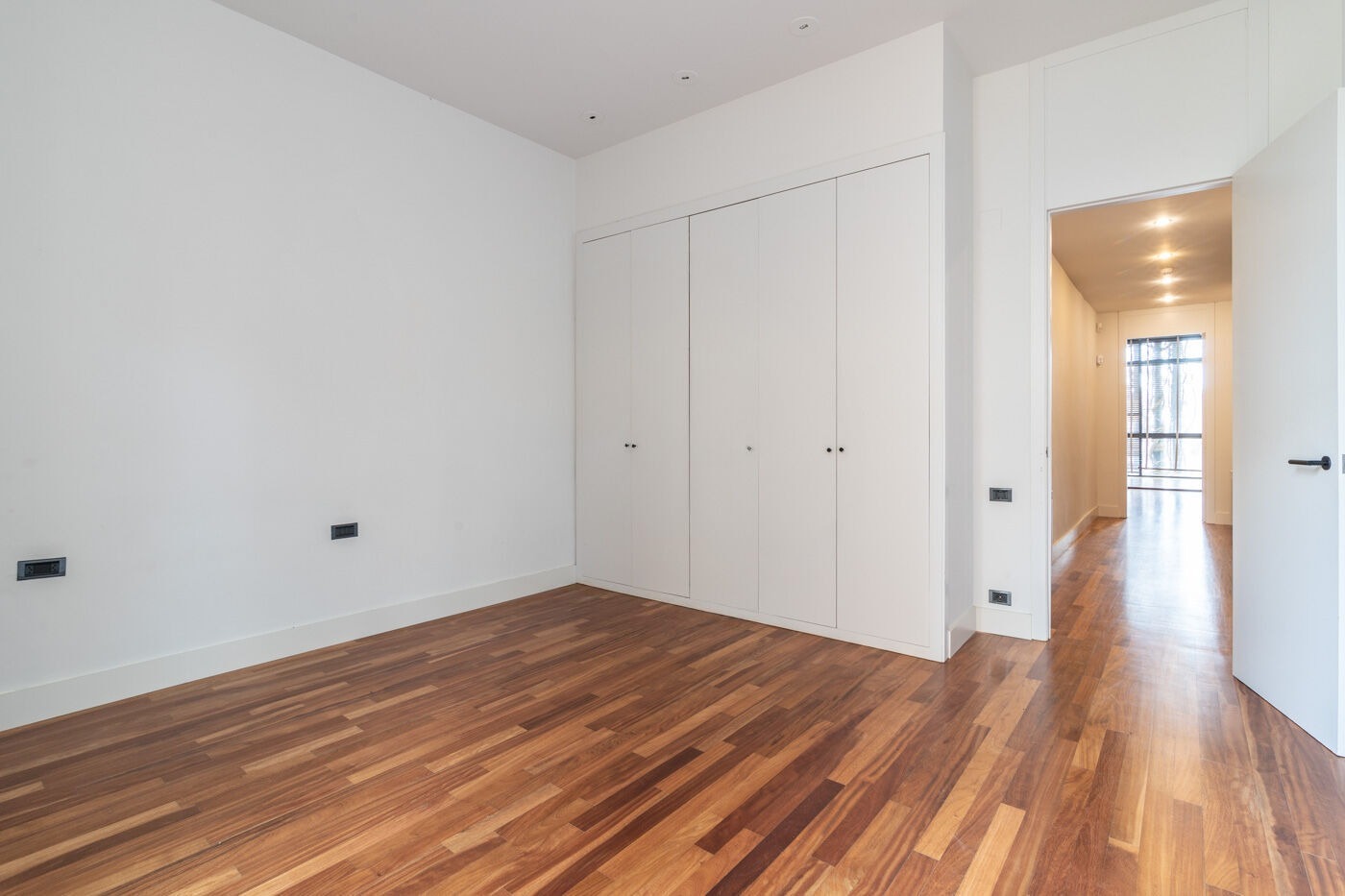 House in Barcelona, Spain 6 bedrooms,  No. 141052