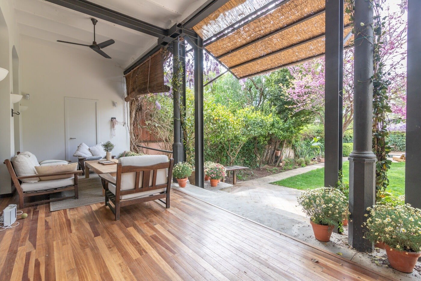 House in Barcelona, Spain 6 bedrooms,  No. 141052