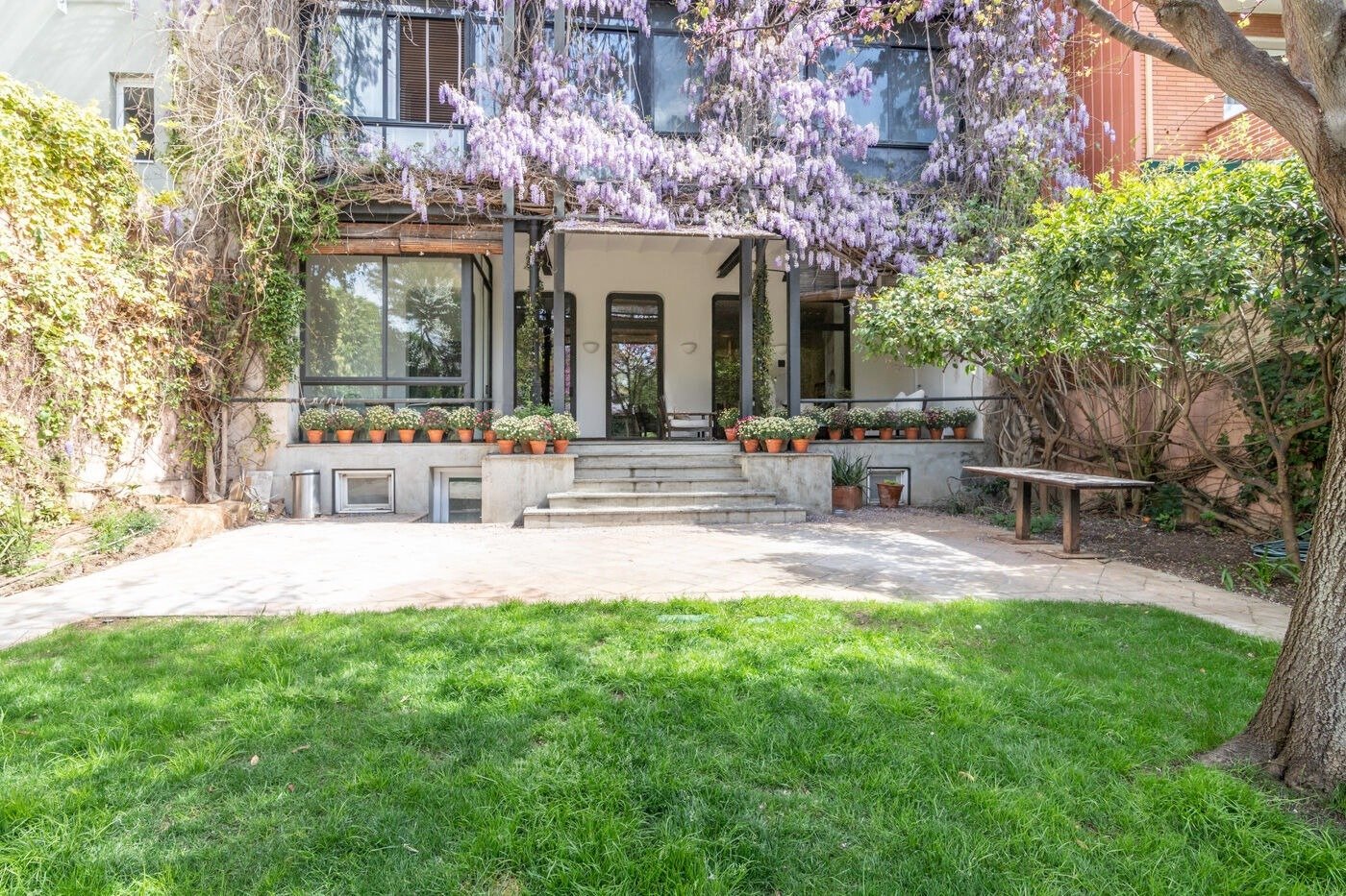 House in Barcelona, Spain 6 bedrooms,  No. 141052
