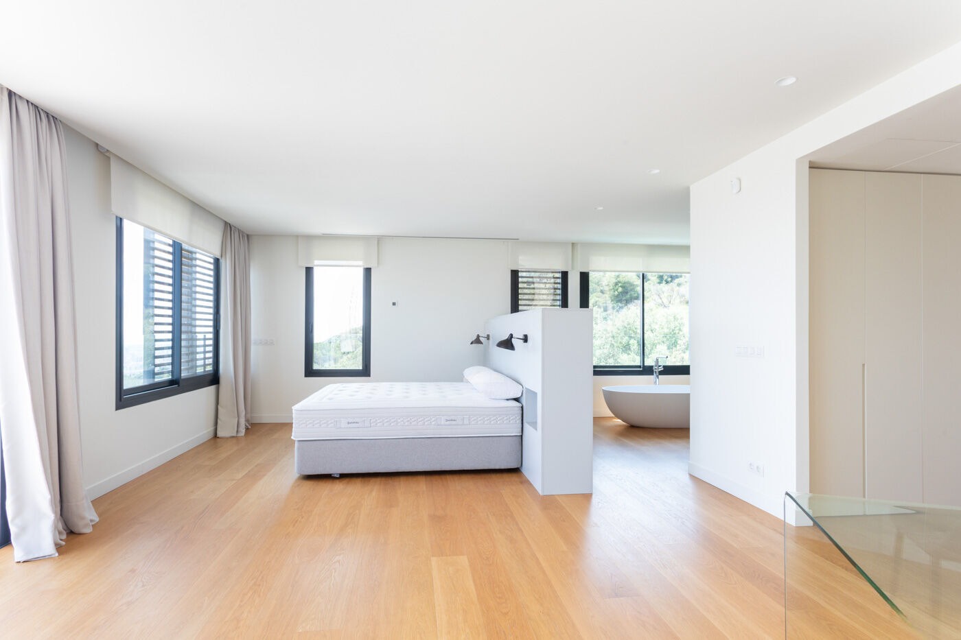 Māja Barcelona, Spānijā 7 istabas,  Nr. 141046