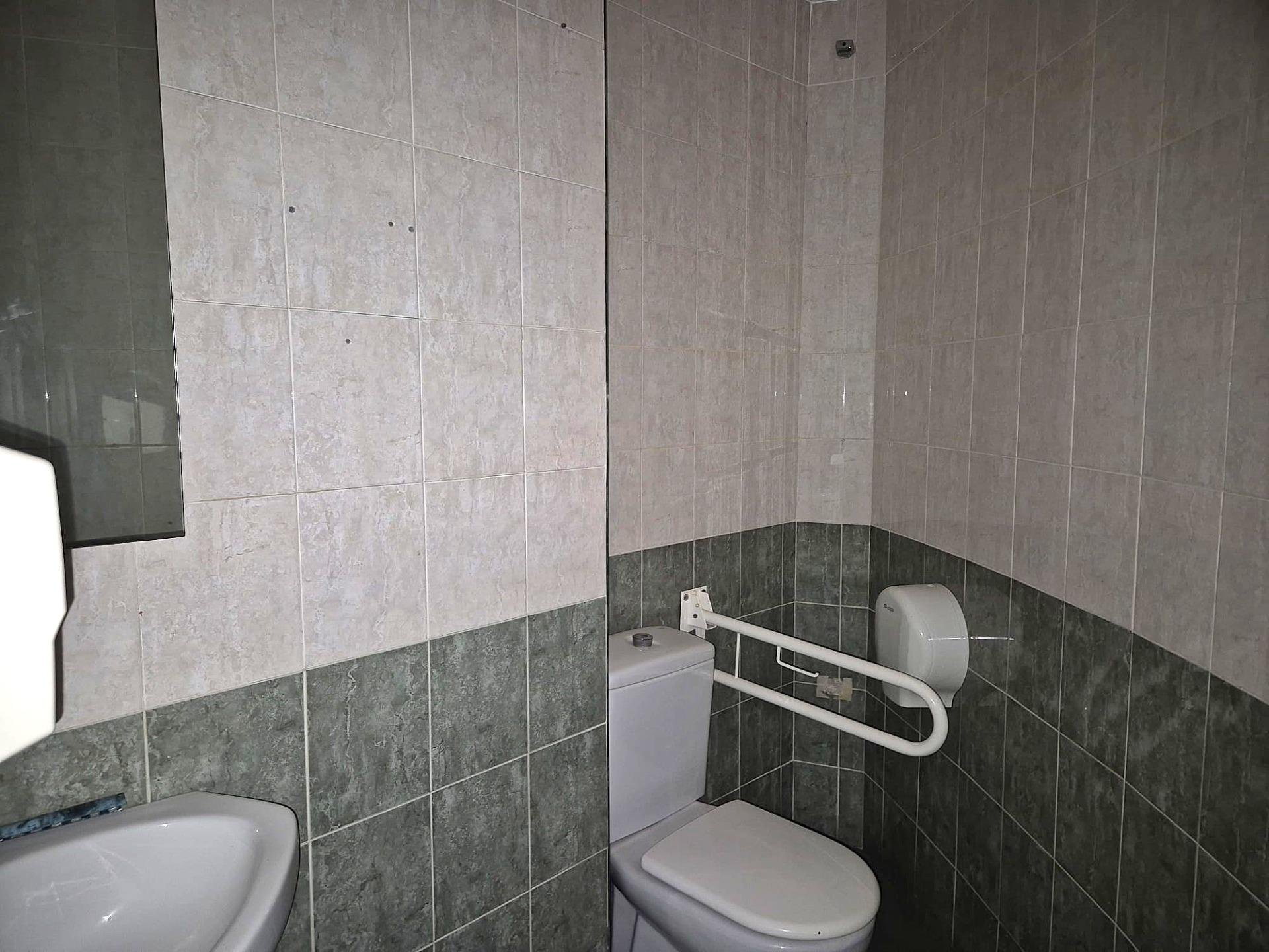 Commercial property in Alicante, Spain 90 sq.m. No. 195318