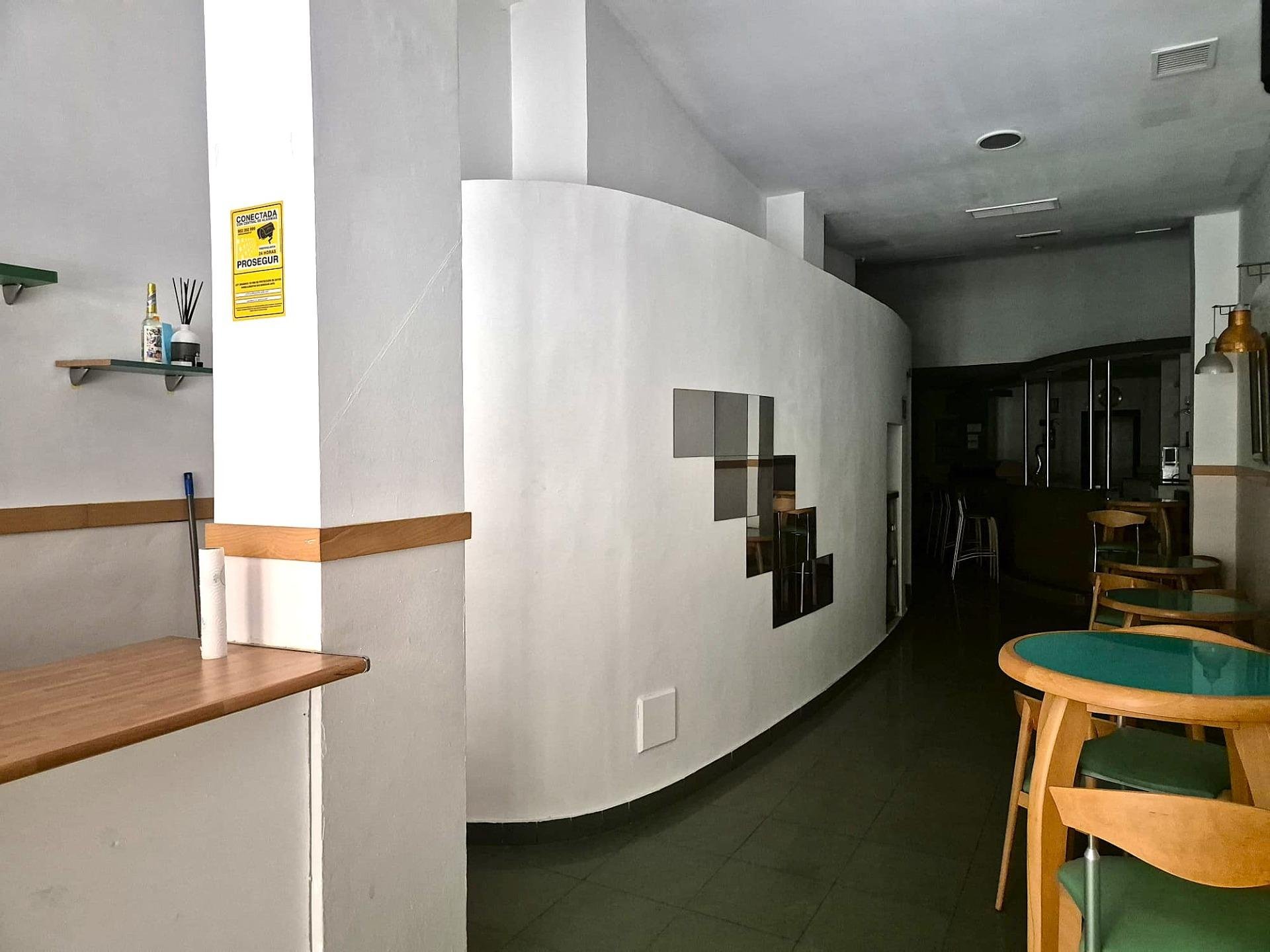 Commercial property in Alicante, Spain 90 sq.m. No. 195318
