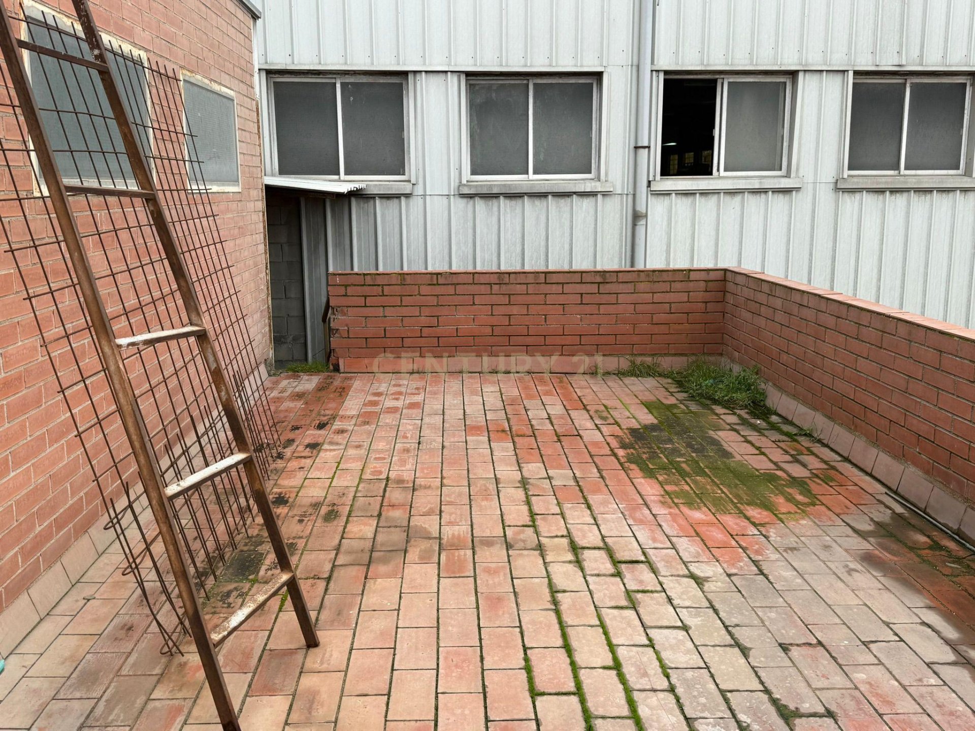 Liikekiinteistö Ripollet, Barcelona, Espanja 3342 m2 No. 166970