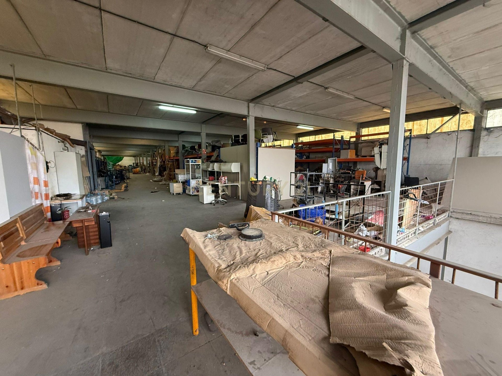 Liikekiinteistö Ripollet, Barcelona, Espanja 3342 m2 No. 166970