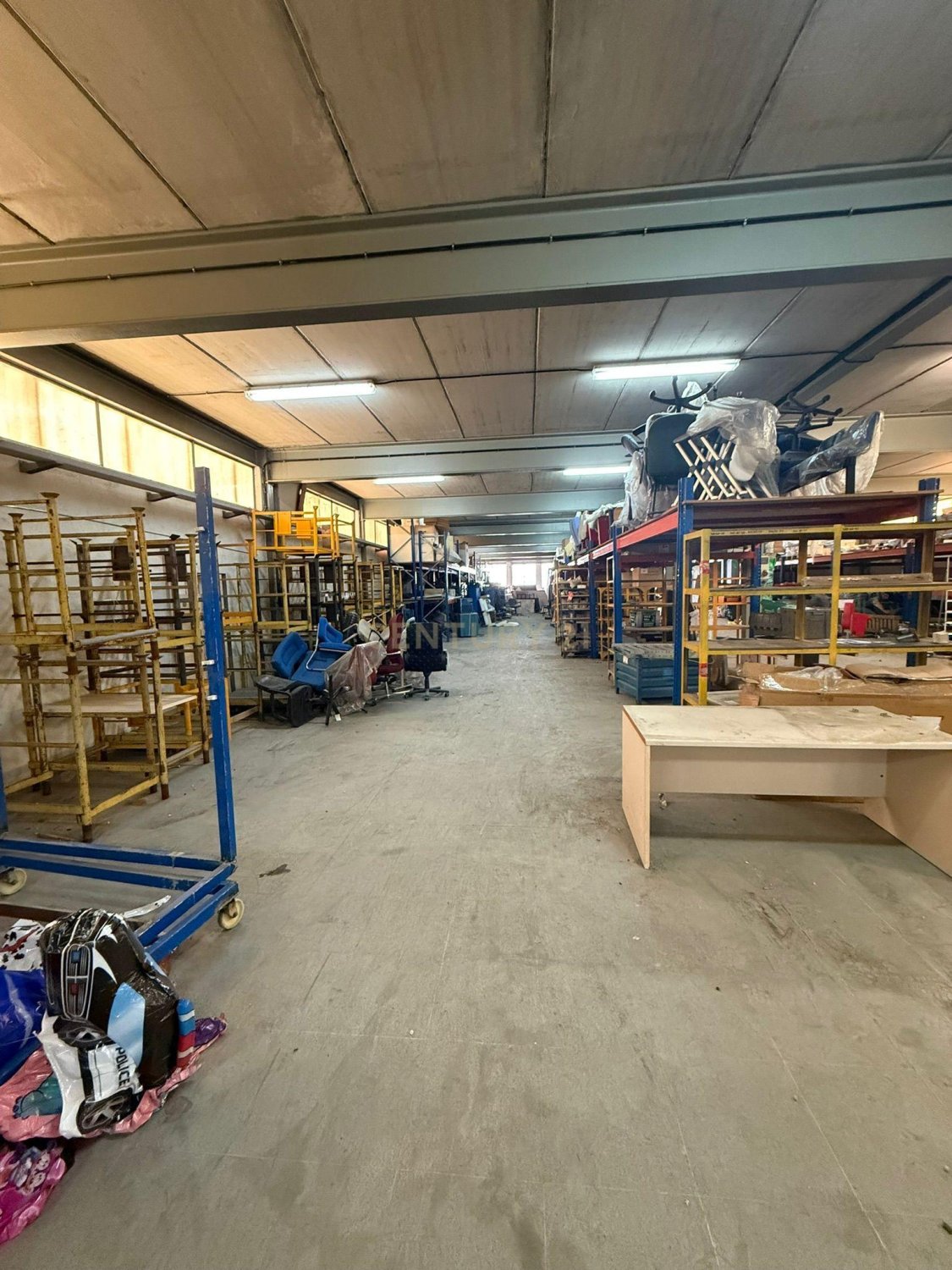 Liikekiinteistö Ripollet, Barcelona, Espanja 3342 m2 No. 166970