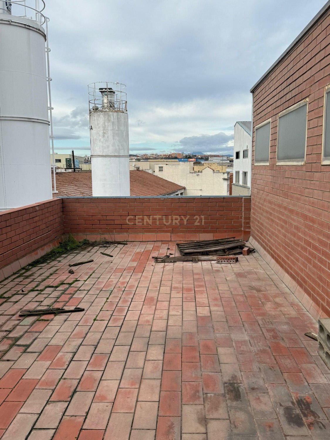 Liikekiinteistö Ripollet, Barcelona, Espanja 3342 m2 No. 166970