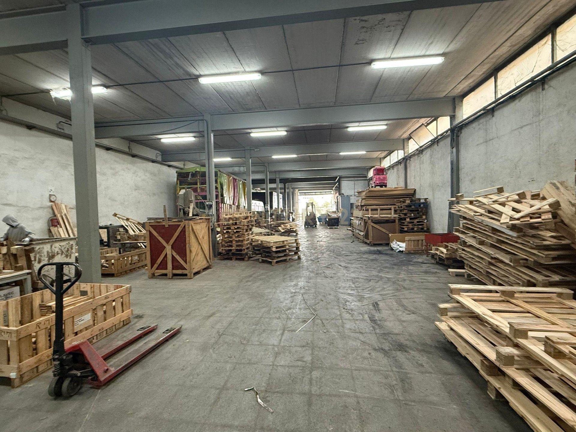Liikekiinteistö Ripollet, Barcelona, Espanja 3342 m2 No. 166970