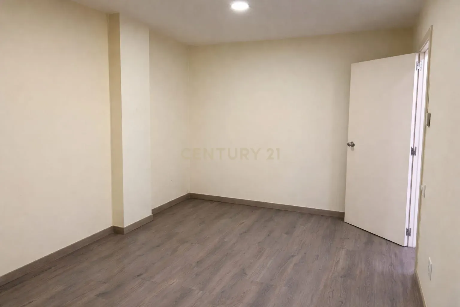 Apartamento en Barcelona, España 2 dormitorios, 93 m2 No. 166969