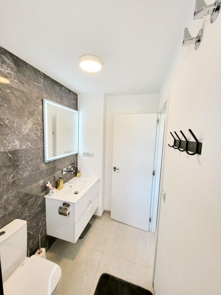 Apartamento en San Miguel de Salinas, Alicante, España 2 dormitorios, 70 m2 No. 189391