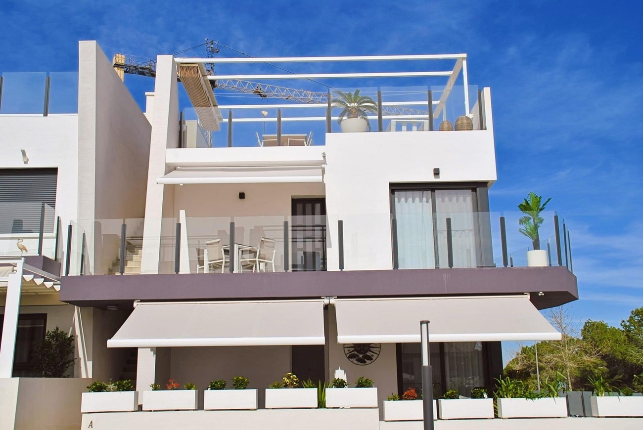 Apartamento en San Miguel de Salinas, Alicante, España 2 dormitorios, 70 m2 No. 189391