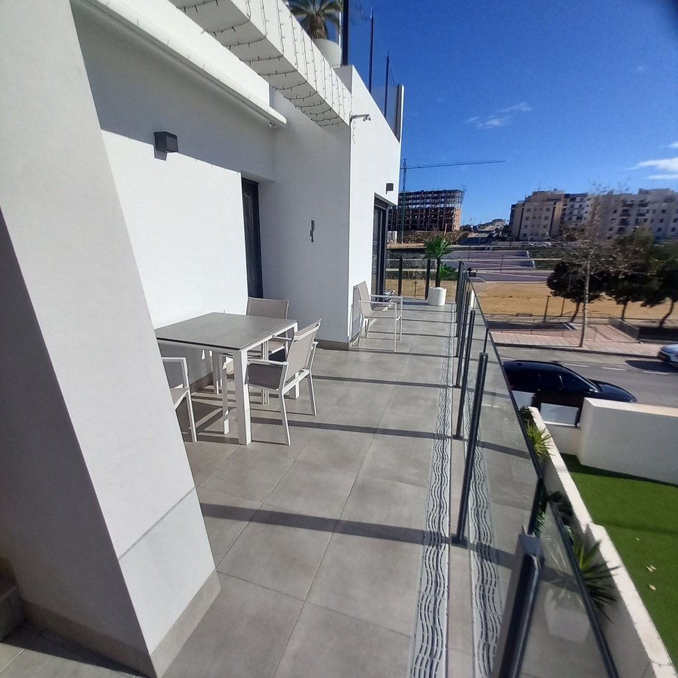 Apartamento en San Miguel de Salinas, Alicante, España 2 dormitorios, 70 m2 No. 189391