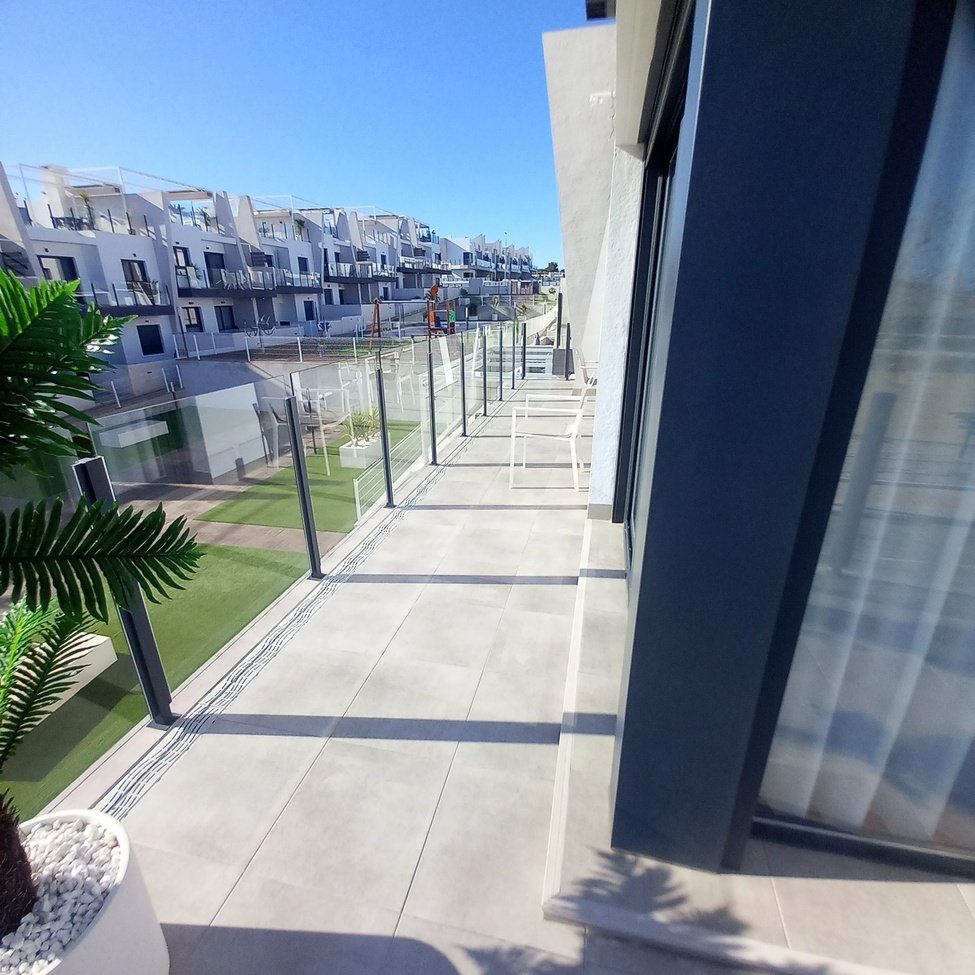 Apartamento en San Miguel de Salinas, Alicante, España 2 dormitorios, 70 m2 No. 189391