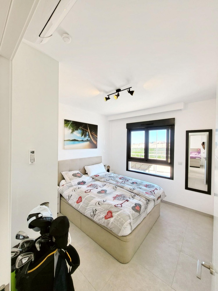 Apartamento en San Miguel de Salinas, Alicante, España 2 dormitorios, 70 m2 No. 189391