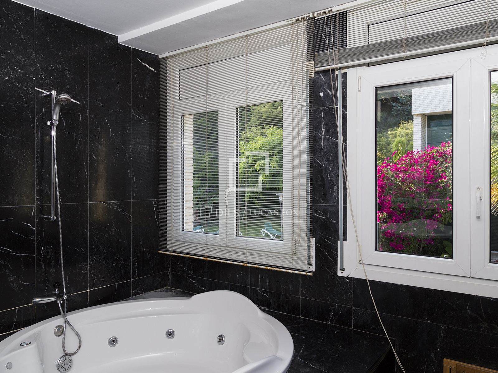 Villa i Sant Just Desvern, Barcelona, Spanien 9 sovrum, 606 kvm. Nr. 150901