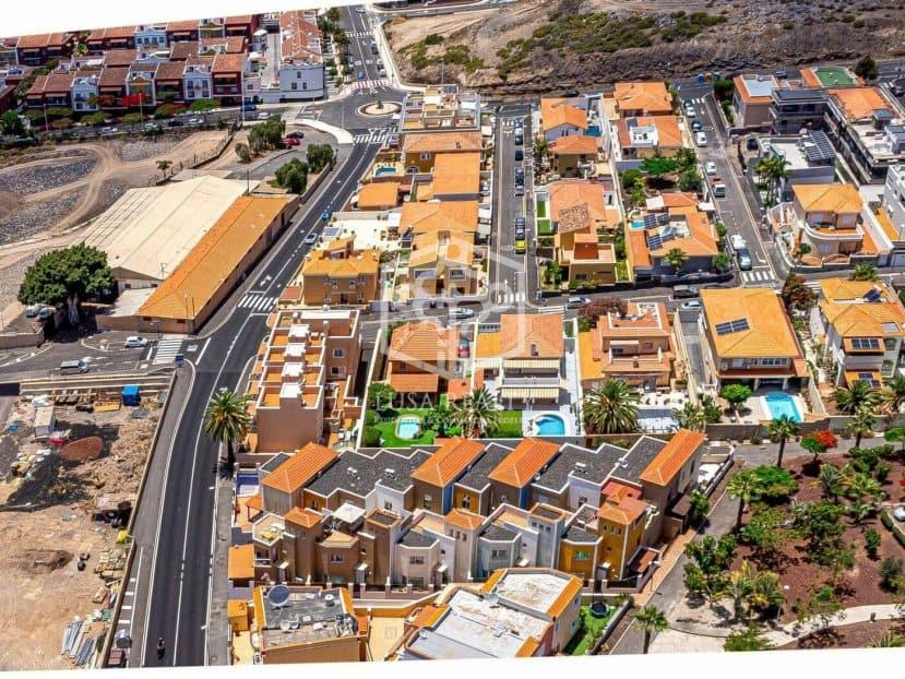 Villa en Adeje, Tenerife, España 3 dormitorios, 145 m2 No. 96005