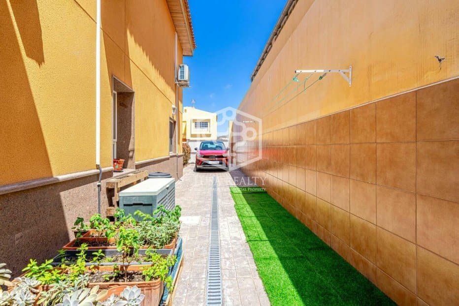 Villa en Adeje, Tenerife, España 3 dormitorios, 145 m2 No. 96005