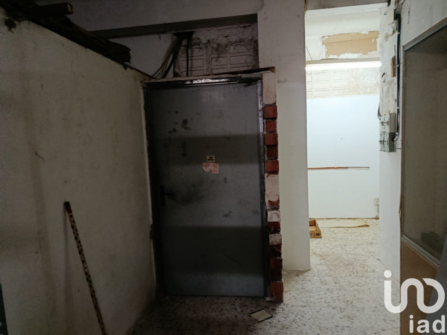 Propiedad comercial en Zaragoza, España 178 m2 No. 185692