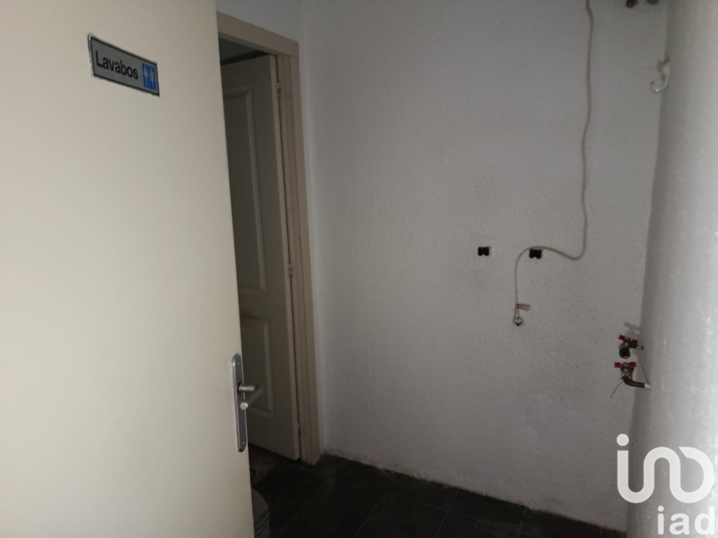 Propiedad comercial en Zaragoza, España 178 m2 No. 185692