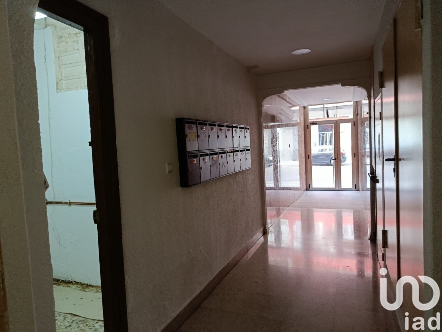 Propiedad comercial en Zaragoza, España 178 m2 No. 185692