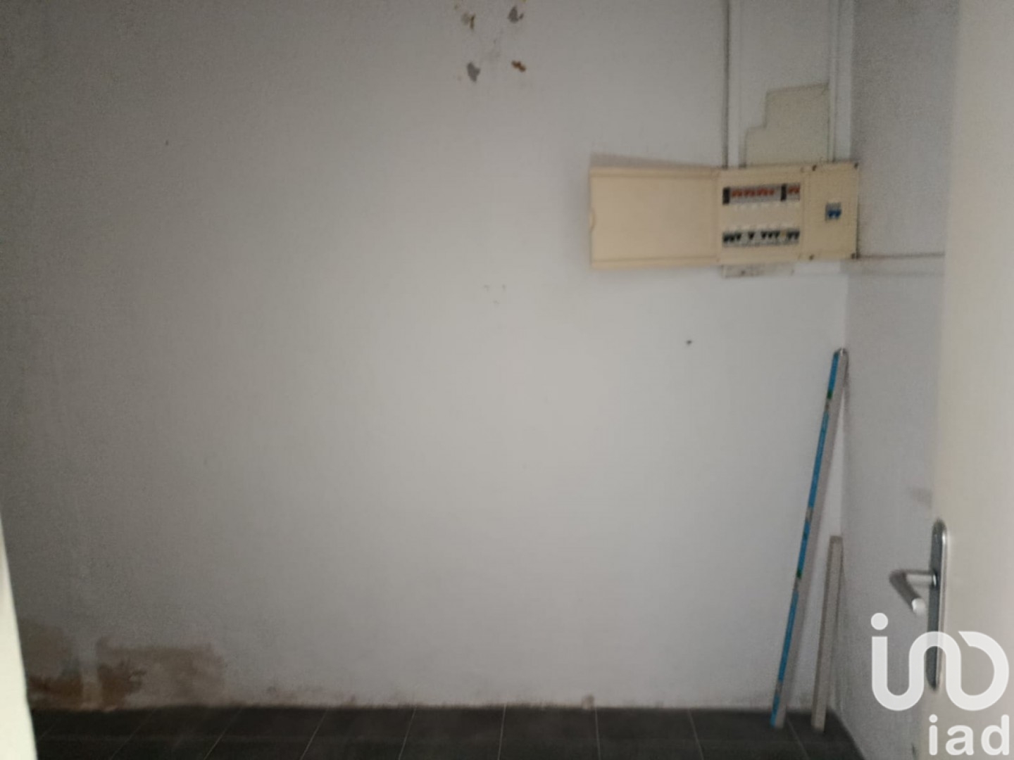 Propiedad comercial en Zaragoza, España 178 m2 No. 185692