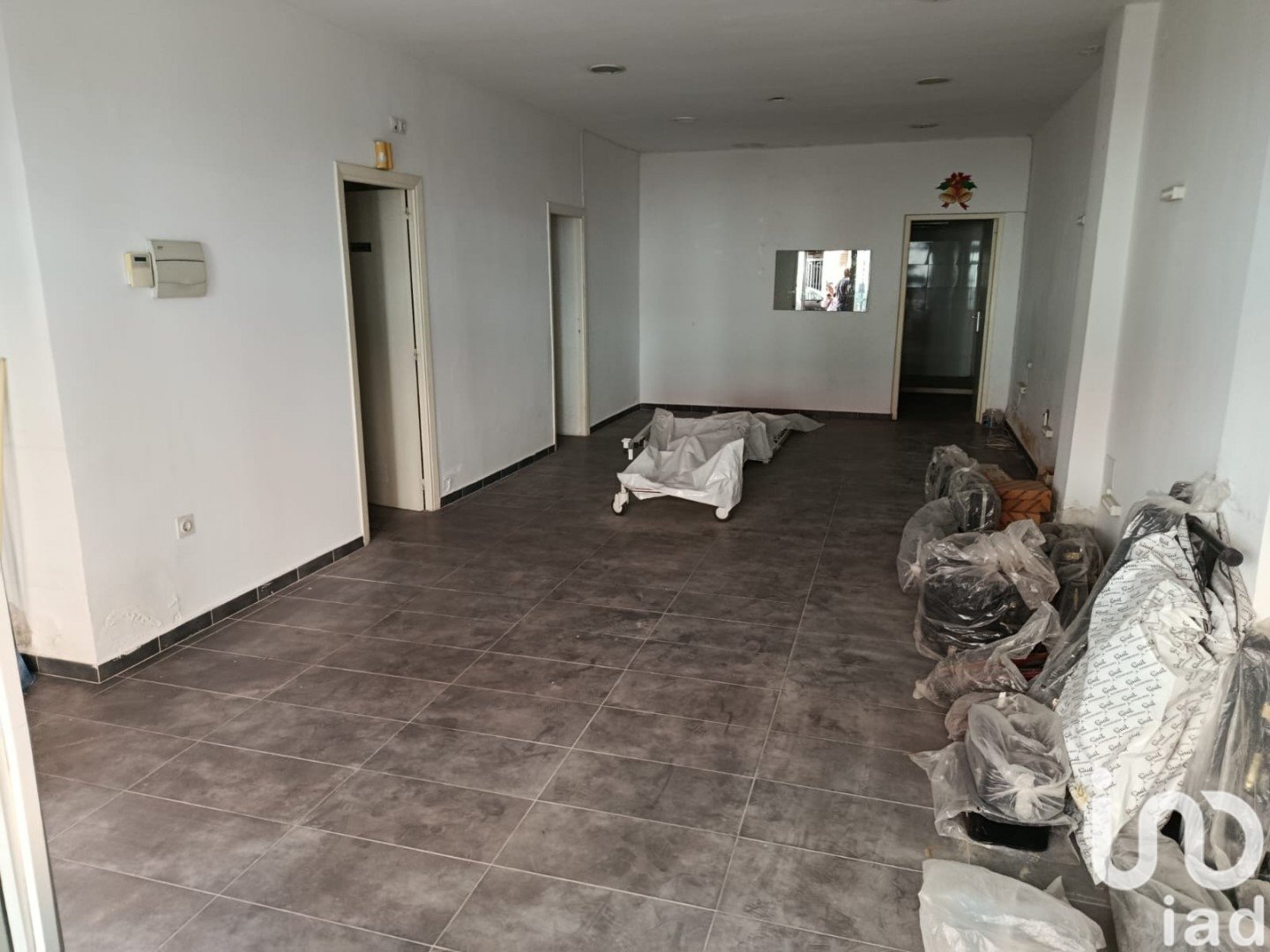 Propiedad comercial en Zaragoza, España 178 m2 No. 185692