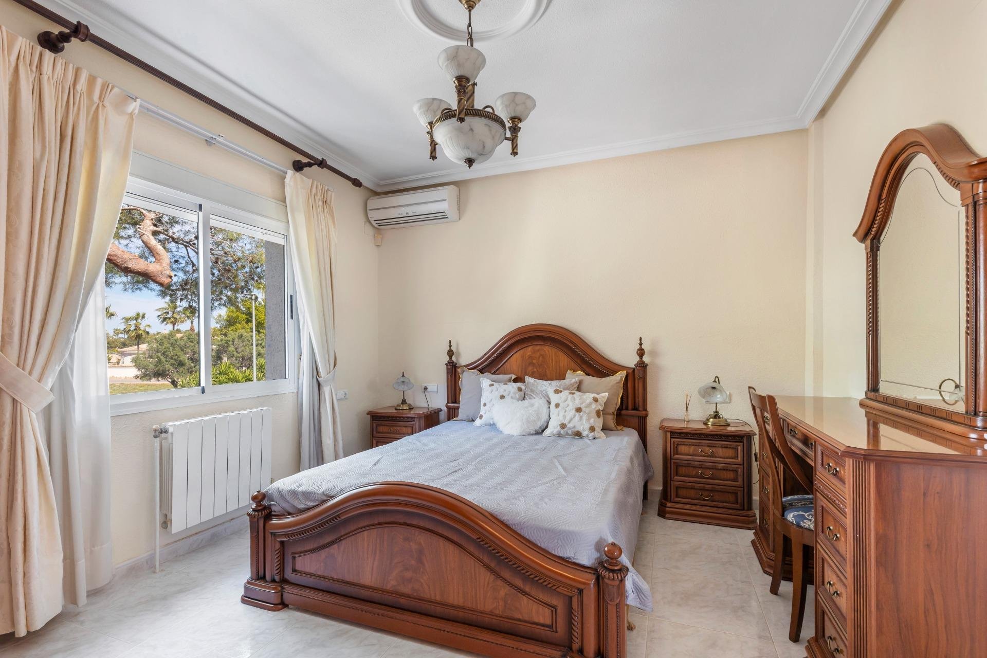 Villa Alicante, Spānijā 5 istabas, 240 m2 Nr. 189097