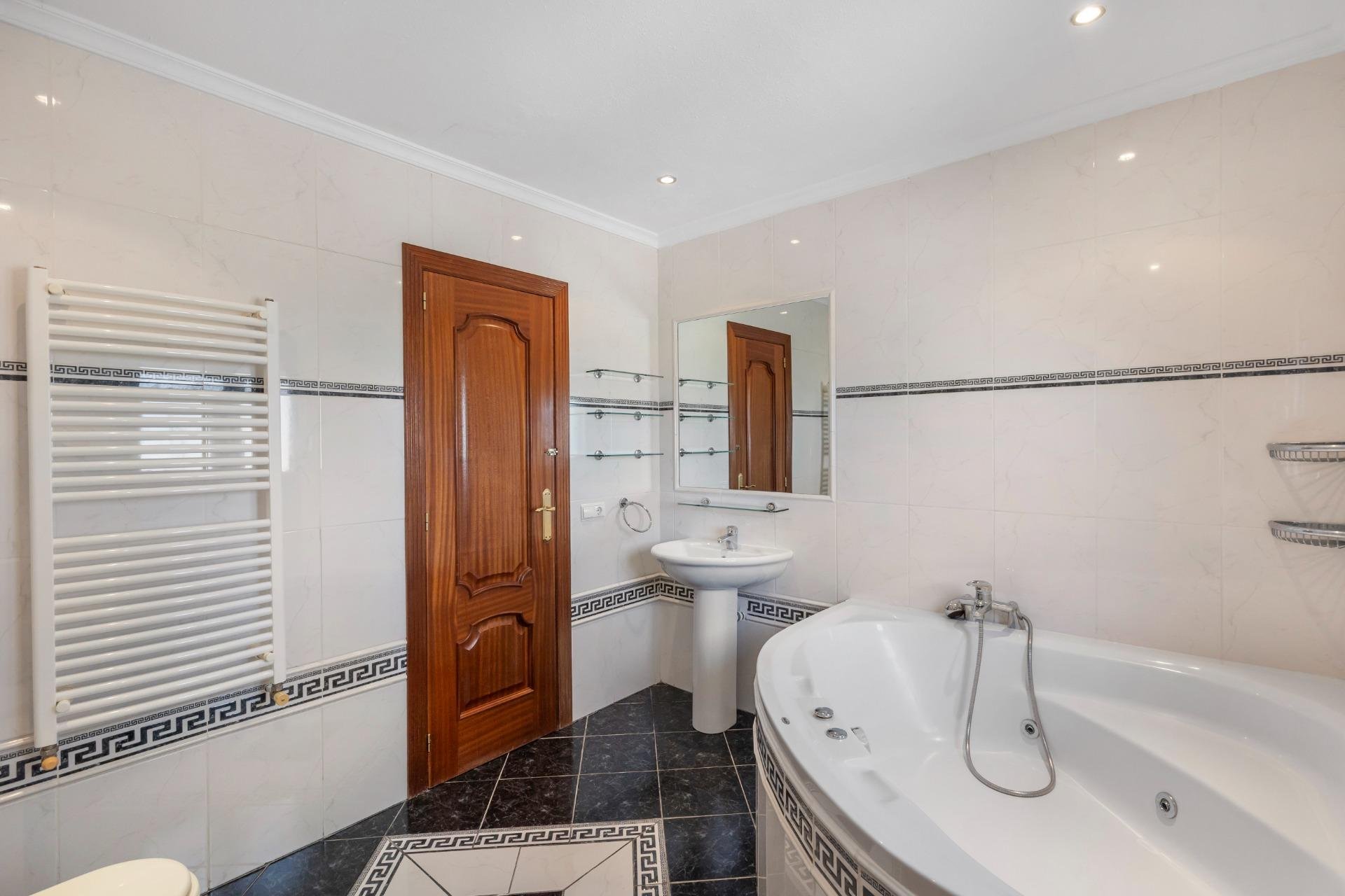 Villa Alicante, Spānijā 5 istabas, 240 m2 Nr. 189097