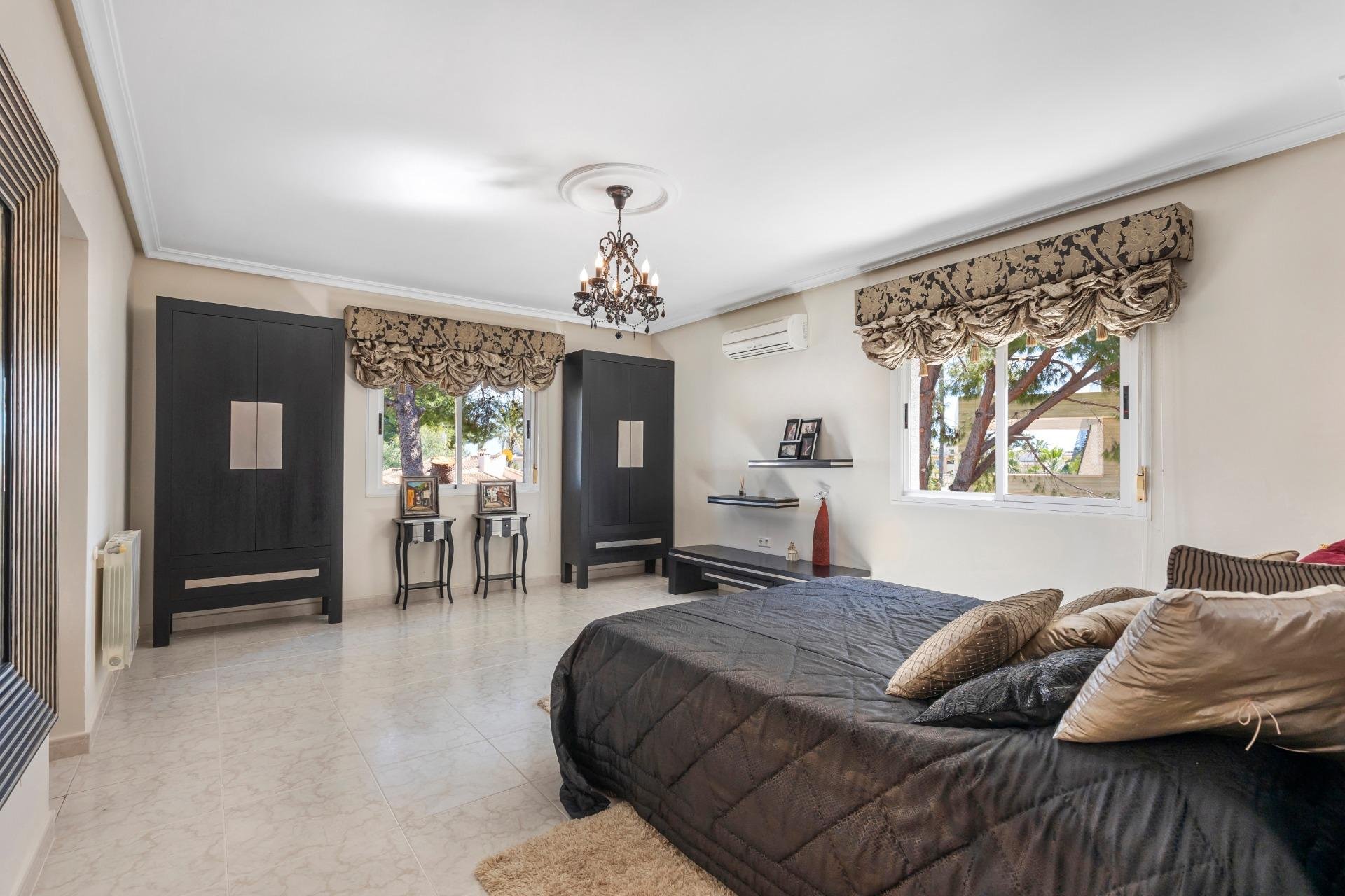 Villa Alicante, Spānijā 5 istabas, 240 m2 Nr. 189097