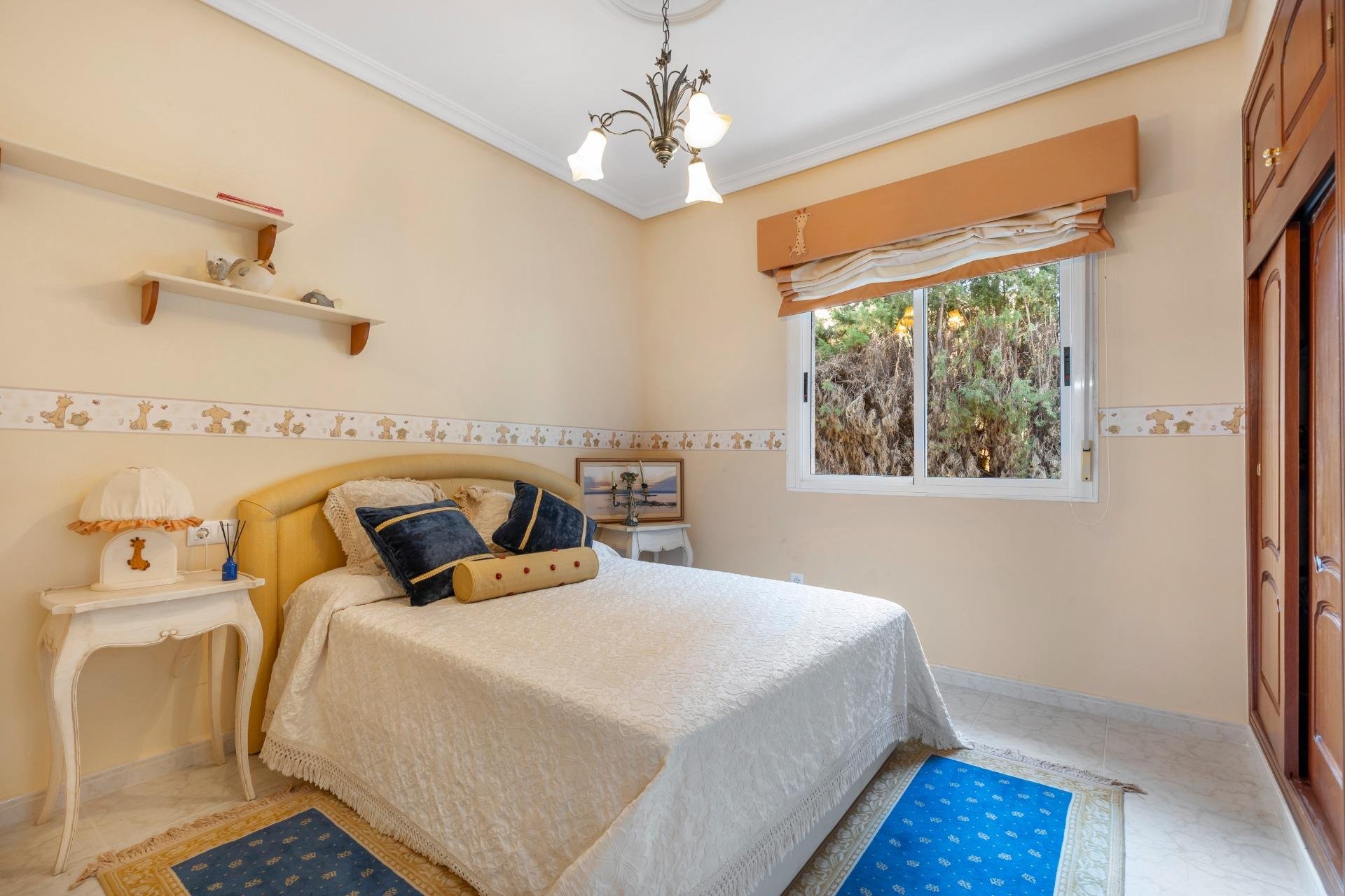 Villa Alicante, Spānijā 5 istabas, 240 m2 Nr. 189097