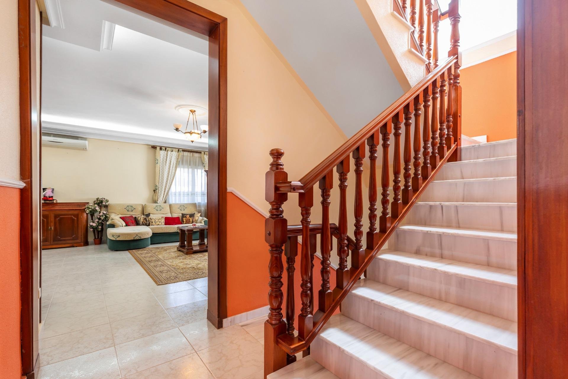 Villa Alicante, Spānijā 5 istabas, 240 m2 Nr. 189097