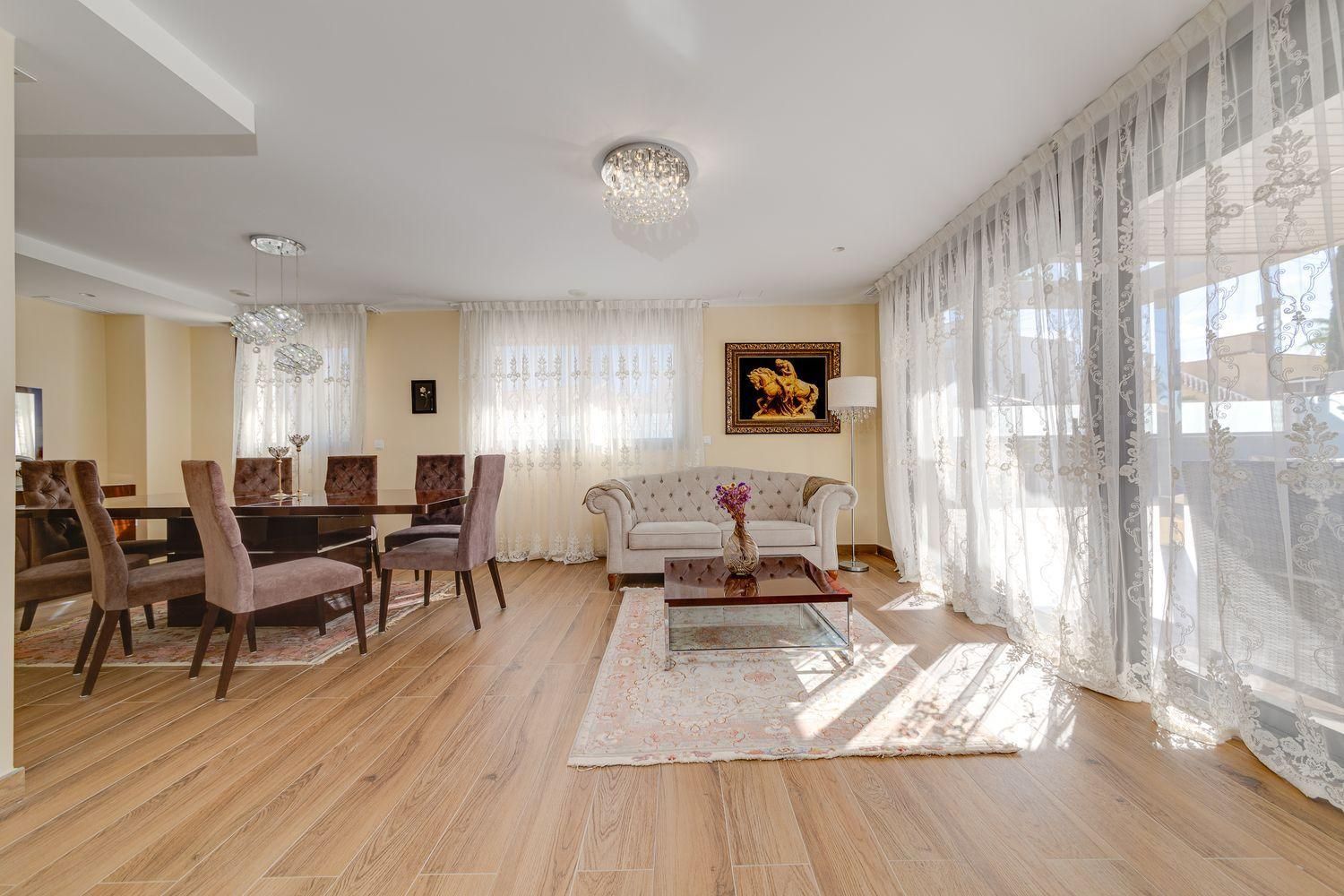 Villa i Torrevieja, Alicante, Spanien 461 kvm. Nr. 165838