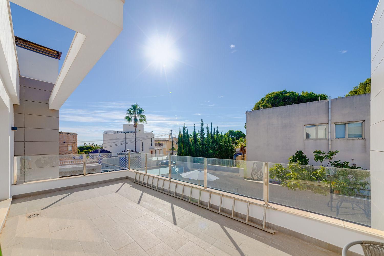 Villa i Torrevieja, Alicante, Spanien 461 kvm. Nr. 165838