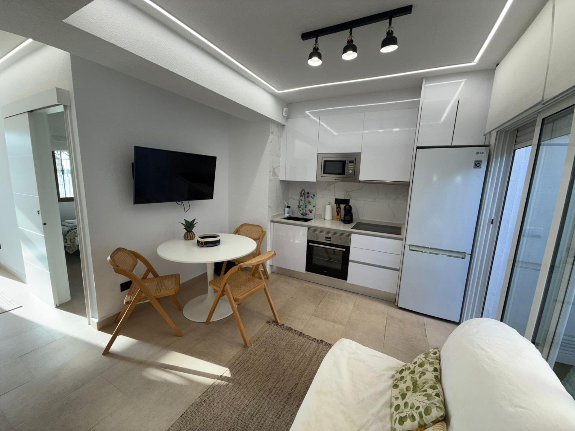 Bungalow a Torrevieja, Alicante, Spagna 2 camere da letto, 65 mq. N° 195541