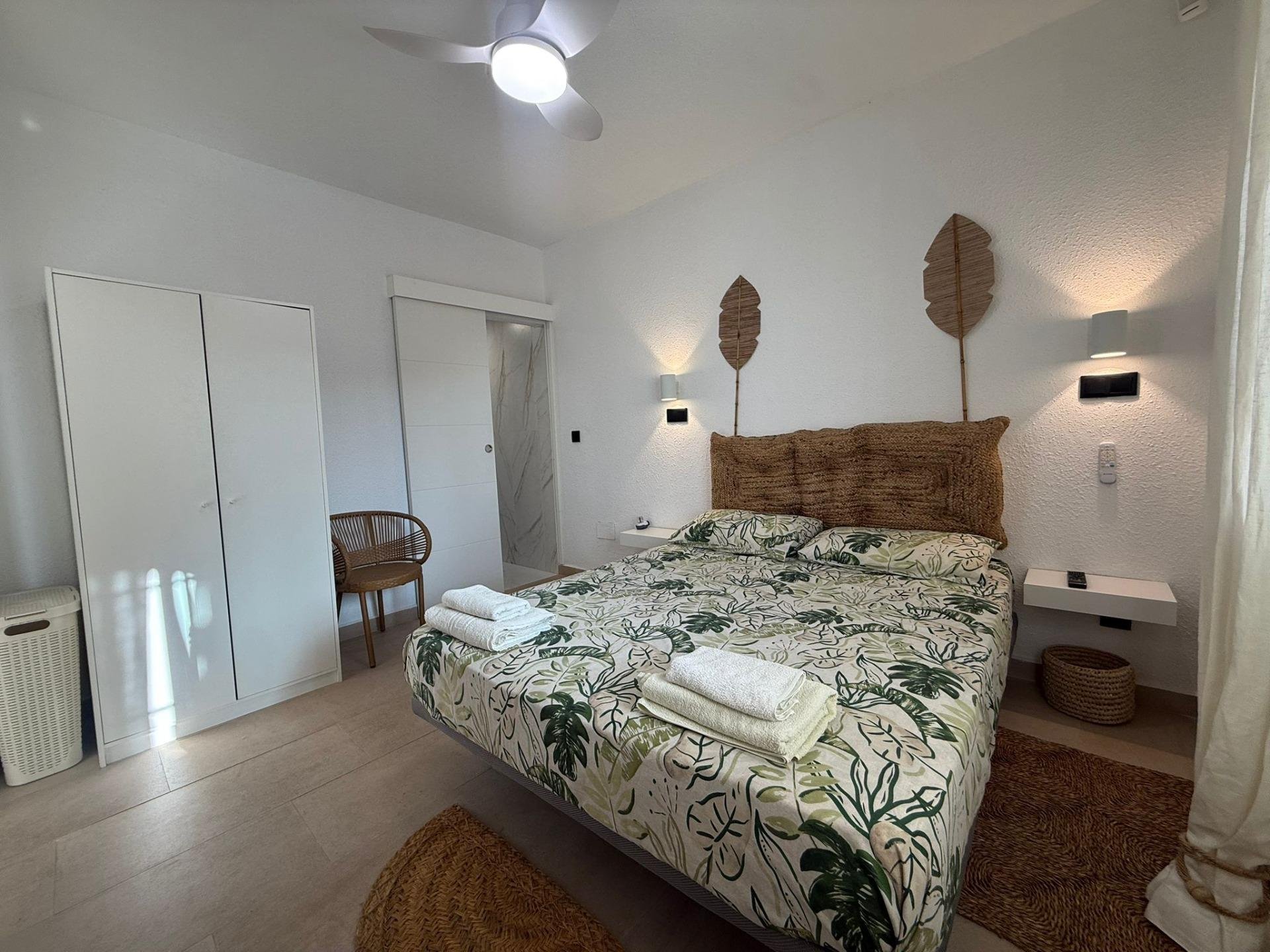 Bungalow a Torrevieja, Alicante, Spagna 2 camere da letto, 65 mq. N° 195541