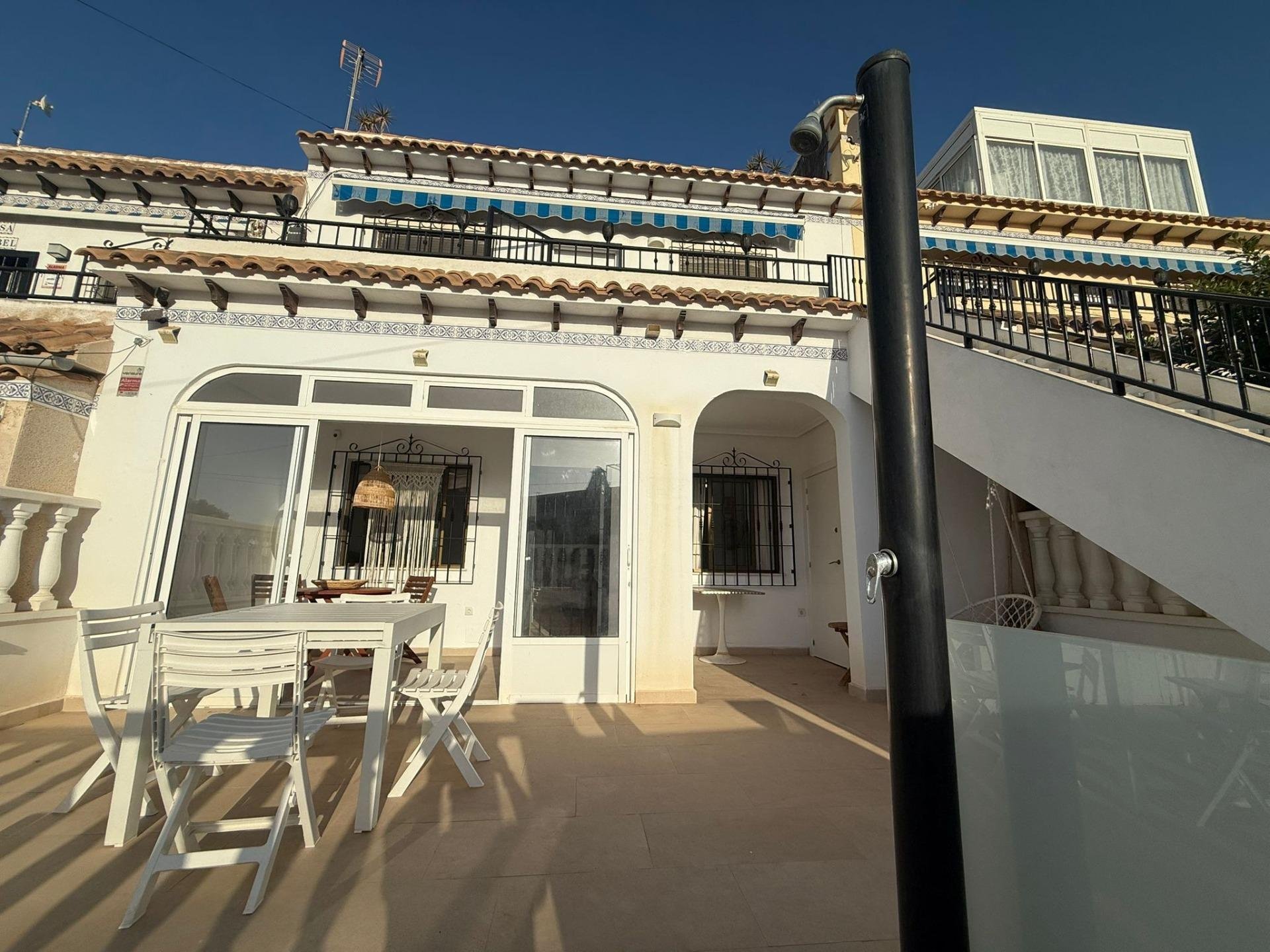 Bungalow a Torrevieja, Alicante, Spagna 2 camere da letto, 65 mq. N° 195541