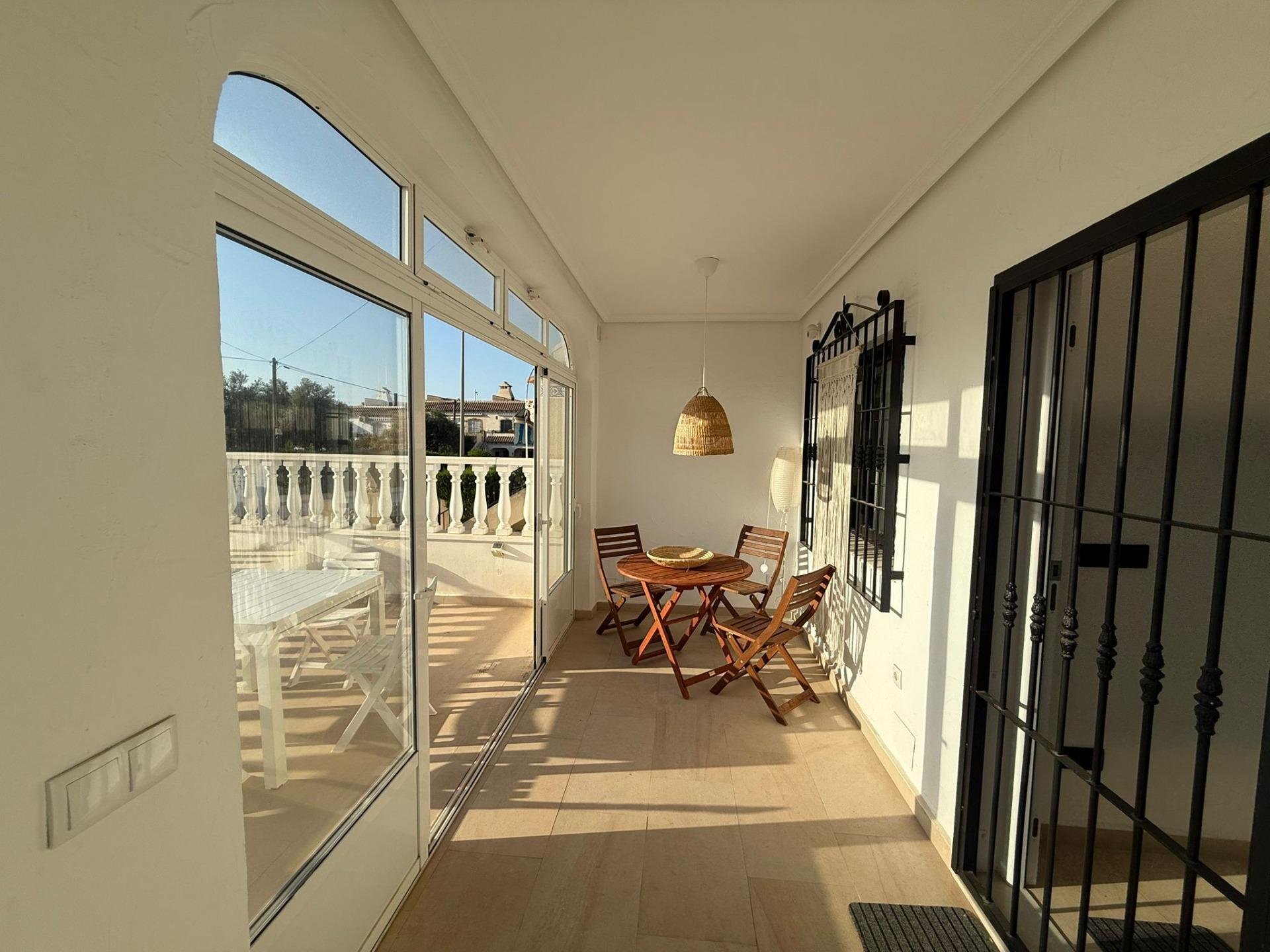 Bungalow a Torrevieja, Alicante, Spagna 2 camere da letto, 65 mq. N° 195541