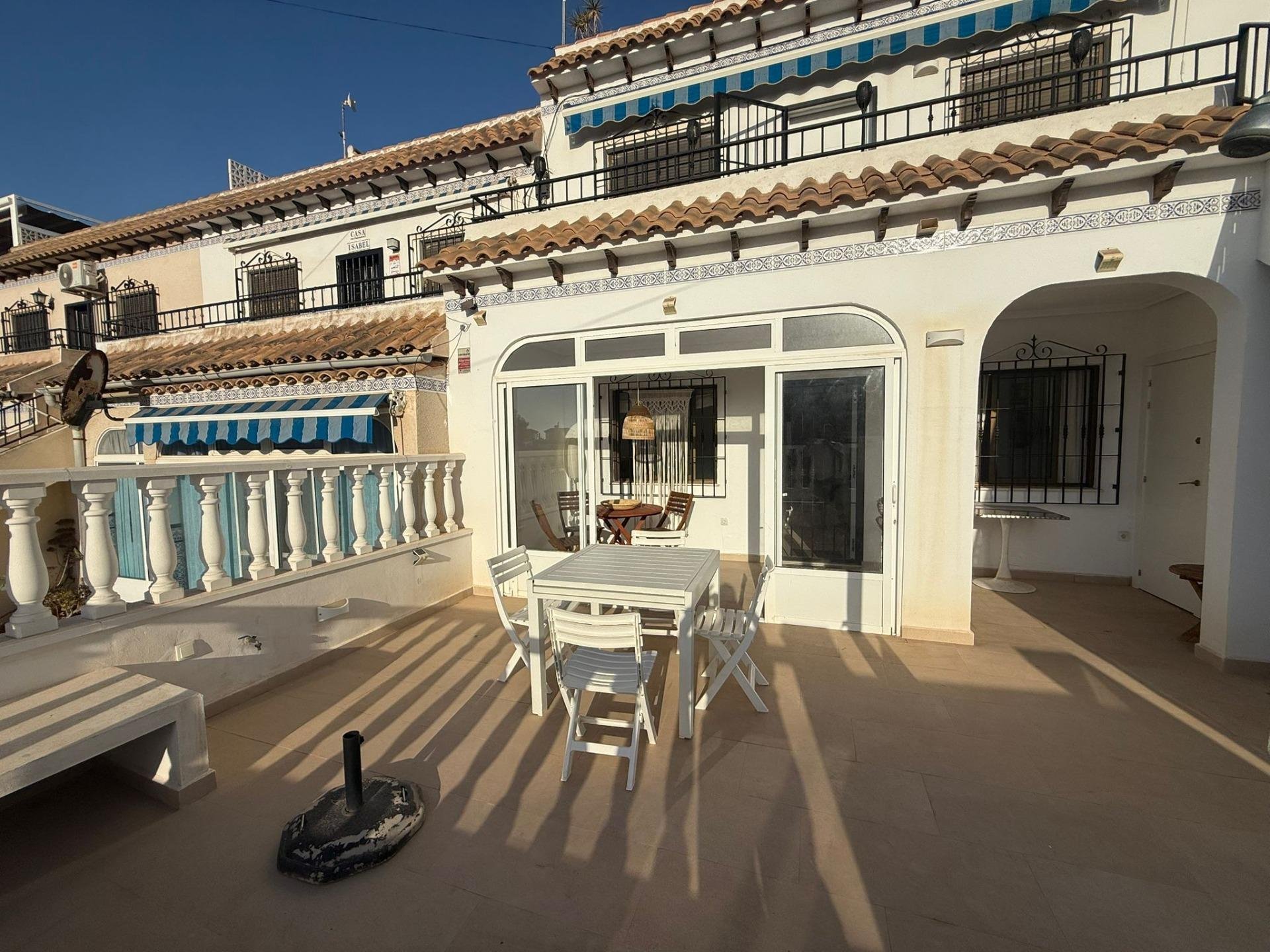 Bungalow a Torrevieja, Alicante, Spagna 2 camere da letto, 65 mq. N° 195541