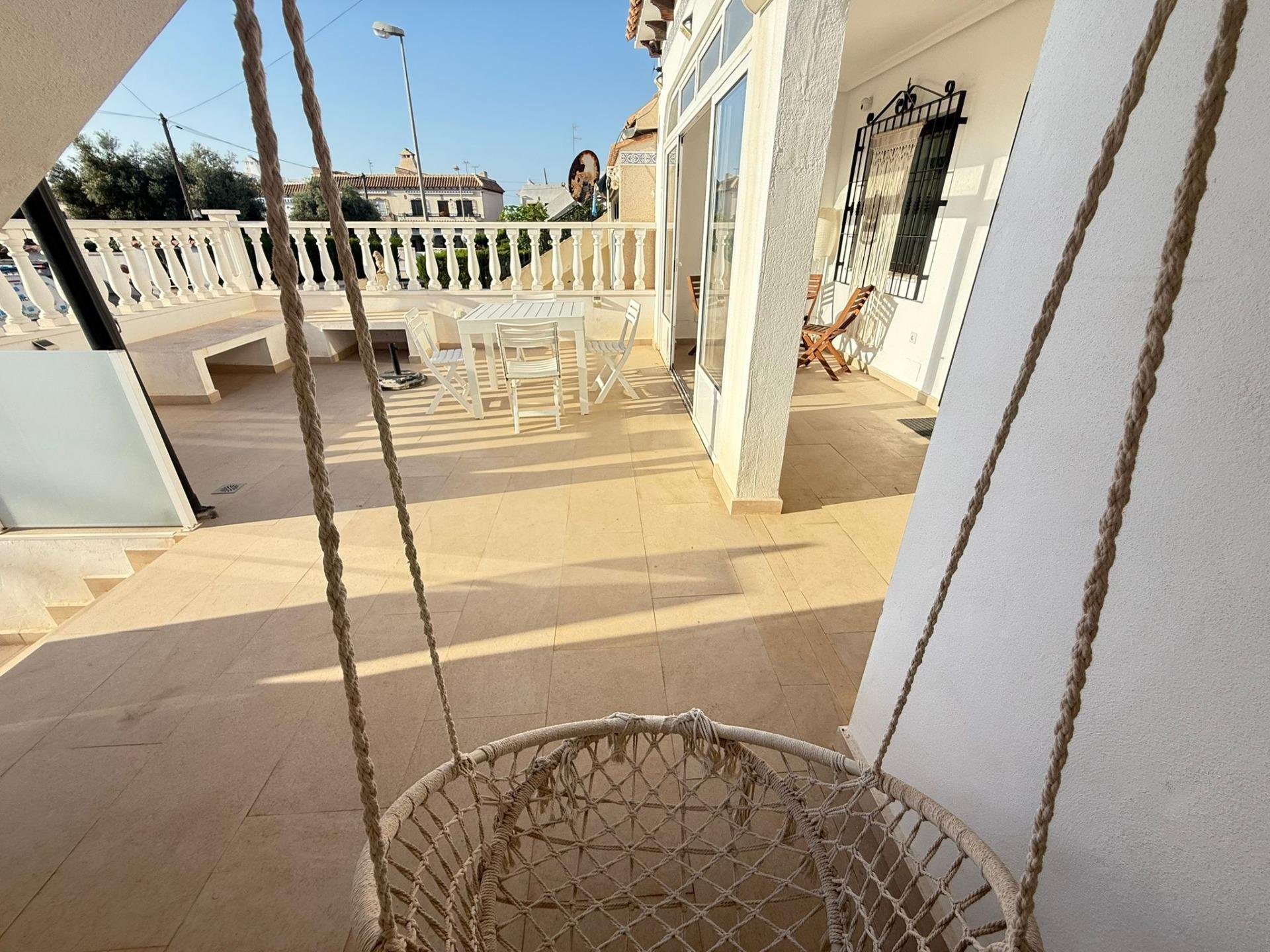 Bungalow a Torrevieja, Alicante, Spagna 2 camere da letto, 65 mq. N° 195541