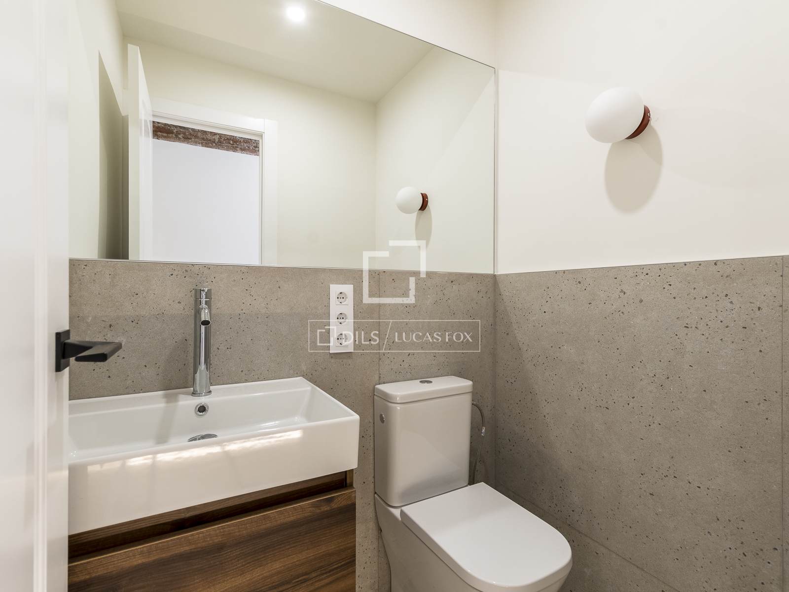 Wohnung in Barcelona, Spanien 2 Schlafzimmer, 75 m2 Nr. 160840