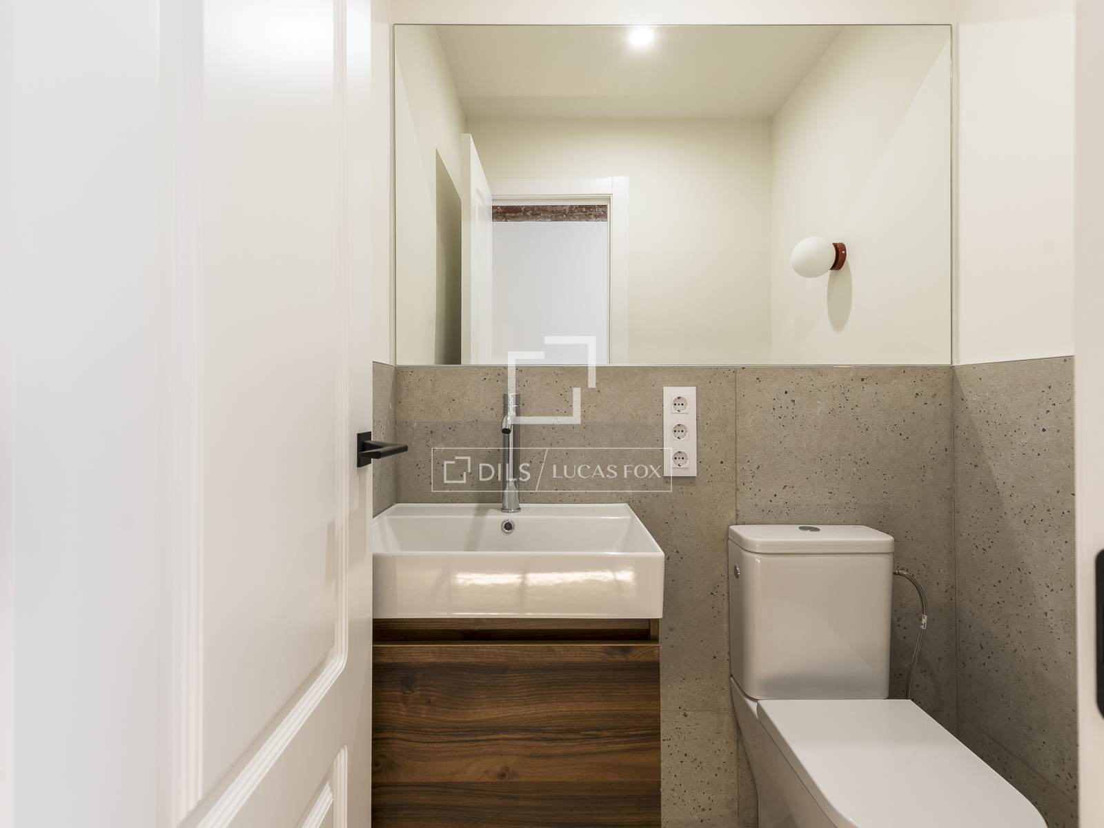 Wohnung in Barcelona, Spanien 2 Schlafzimmer, 75 m2 Nr. 160840