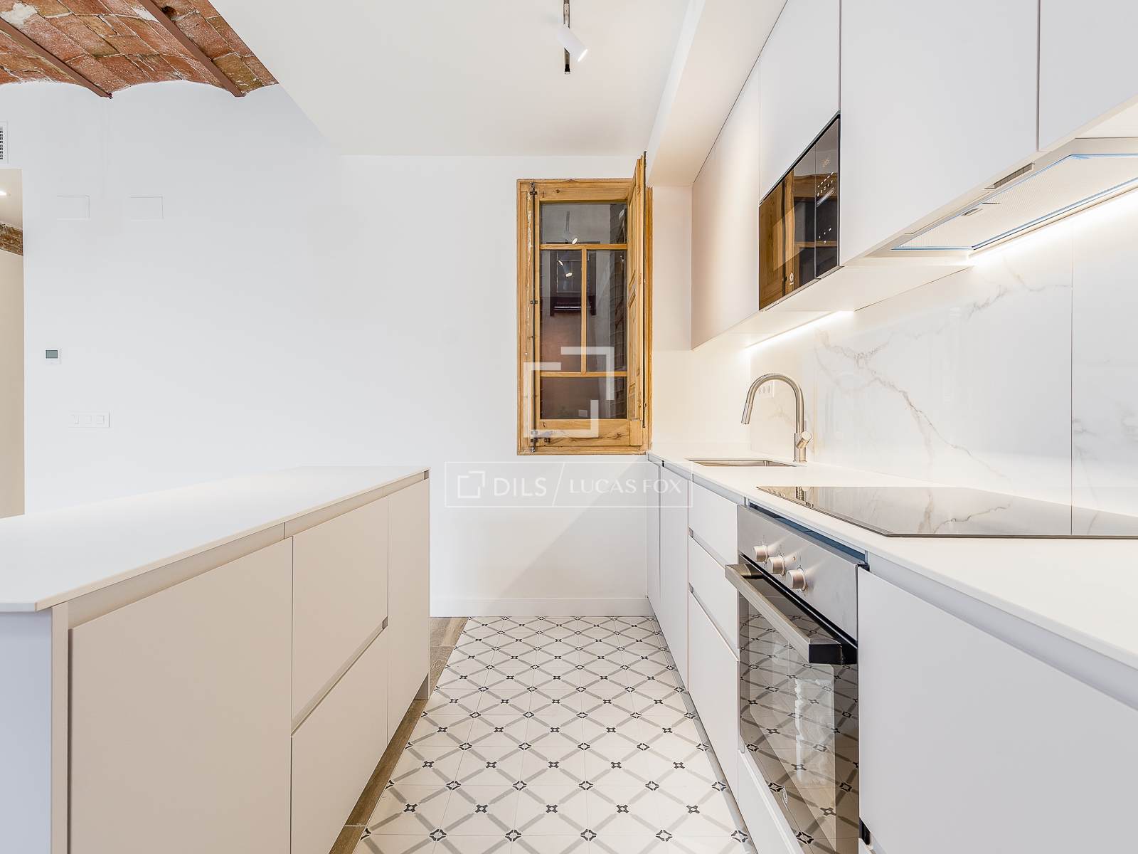 Wohnung in Barcelona, Spanien 2 Schlafzimmer, 75 m2 Nr. 160840