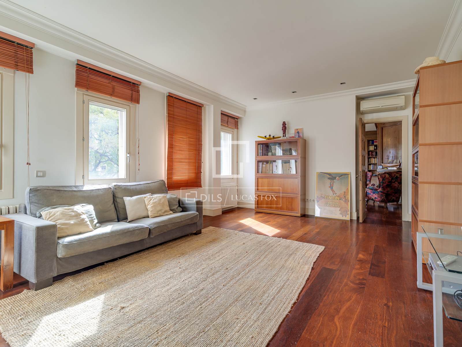 Apartamento en Barcelona, España 6 dormitorios, 392 m2 No. 160839