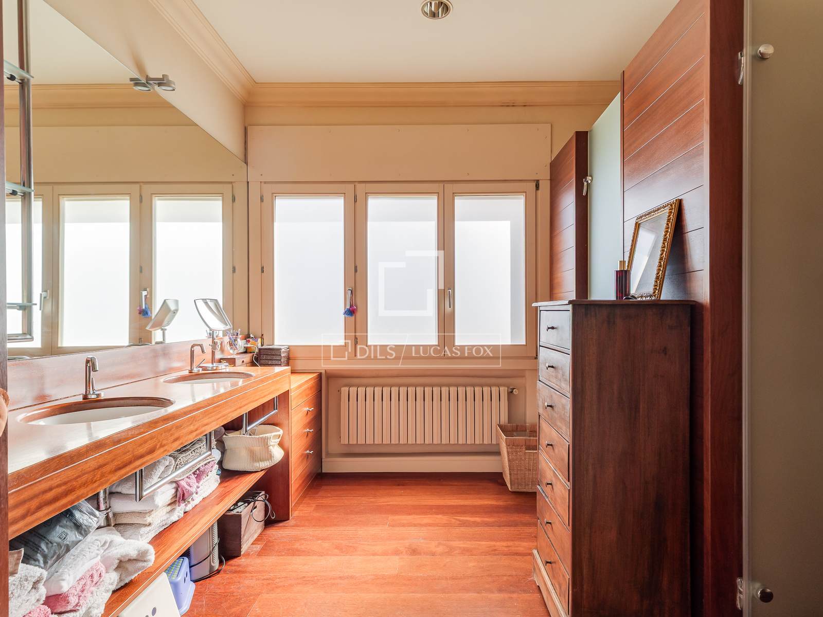 Apartamento en Barcelona, España 6 dormitorios, 392 m2 No. 160839