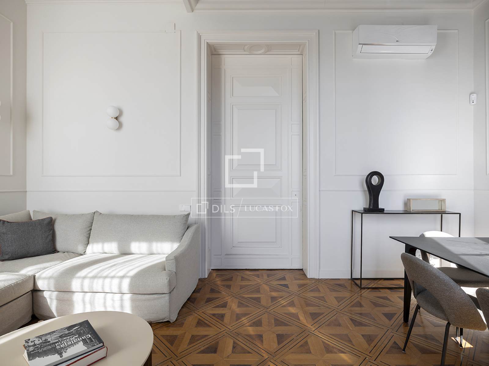 Apartamento en Barcelona, España 2 dormitorios, 91 m2 No. 160843