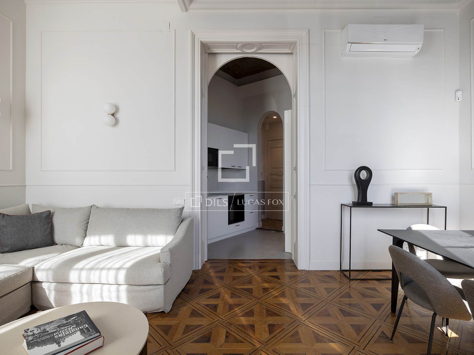 Apartamento en Barcelona, España 2 dormitorios, 91 m2 No. 160843