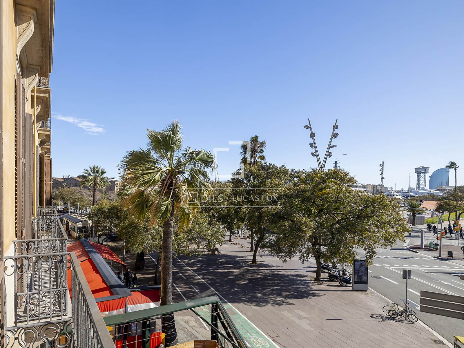 Apartamento en Barcelona, España 2 dormitorios, 91 m2 No. 160843