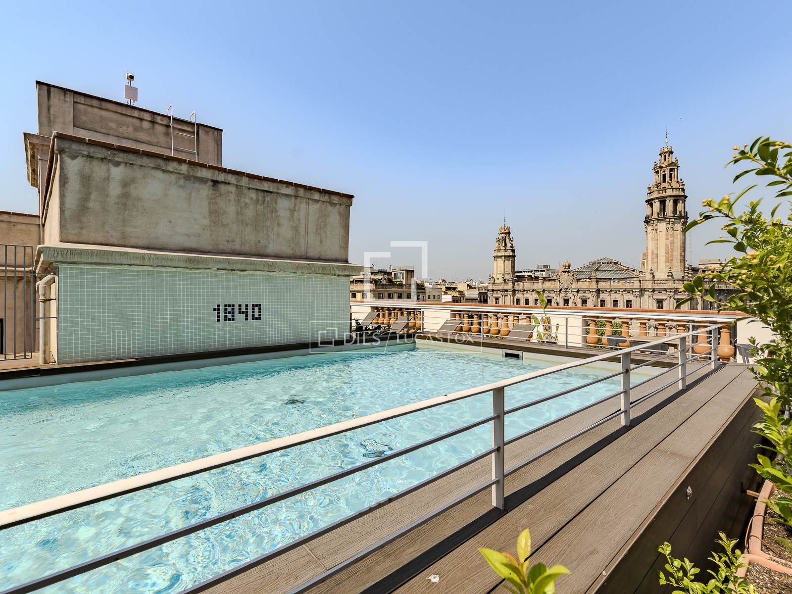Apartamento en Barcelona, España 2 dormitorios, 91 m2 No. 160843